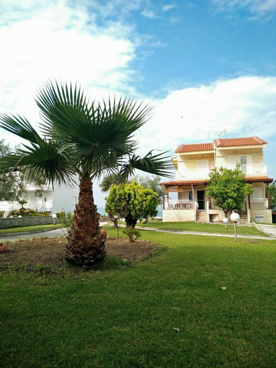 Aello Sea-Seafront Apartments Szkála Fúrkasz Kültér fotó