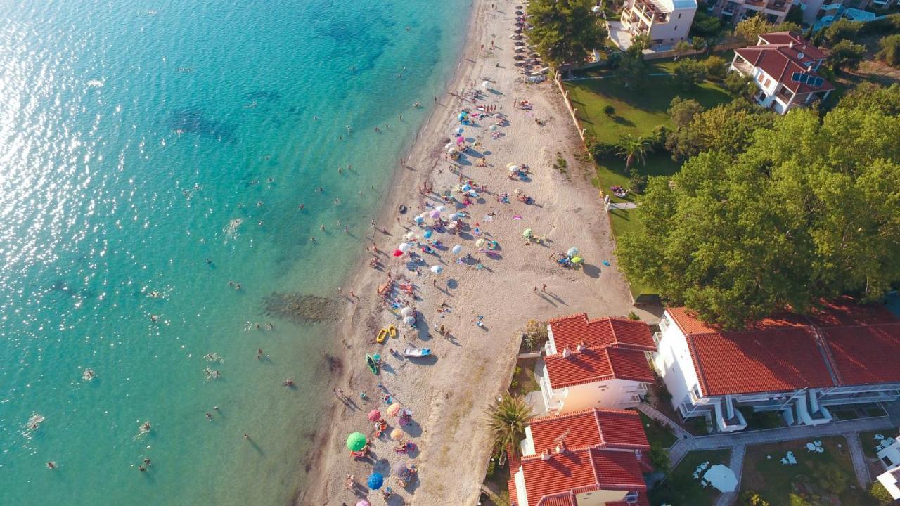 Aello Sea-Seafront Apartments Szkála Fúrkasz Kültér fotó