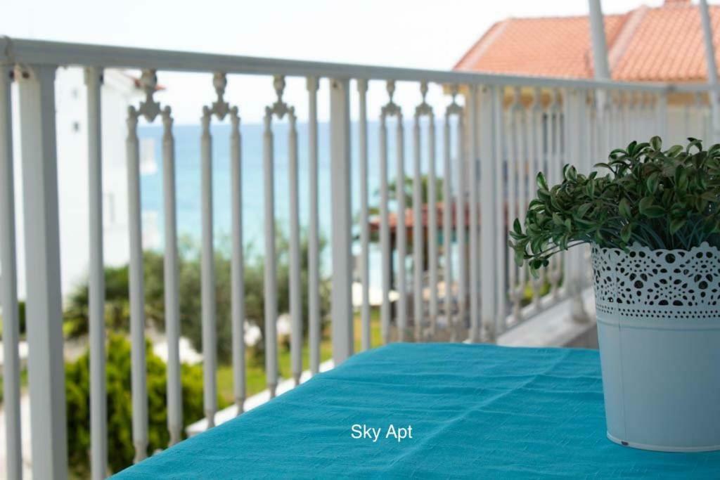 Aello Sea-Seafront Apartments Szkála Fúrkasz Kültér fotó